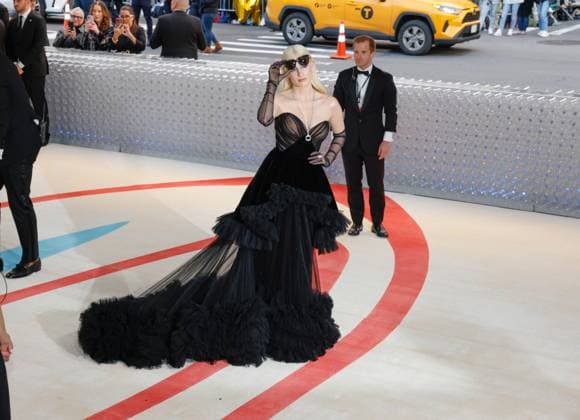Jessica Chastain arrives on the red carpet for The Met Gala at The Metropolitan Museum of Art celebrating the opening of Karl Lagerfeld: A Line of Beauty in New York City on Monday, May 1, 2023.  NYP202305012936 JOHNxANGELILLO