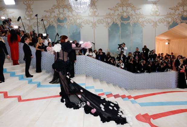Karen Elson arrives on the red carpet for The Met Gala at The Metropolitan Museum of Art celebrating the opening of Karl Lagerfeld: A Line of Beauty in New York City on Monday, May 1, 2023.  NYP202305012940 JOHNxANGELILLO