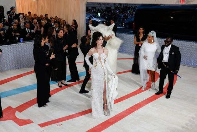 Anne Hathaway arrives on the red carpet for The Met Gala at The Metropolitan Museum of Art celebrating the opening of Karl Lagerfeld: A Line of Beauty in New York City on Monday, May 1, 2023.  NYP202305012971 JOHNxANGELILLO