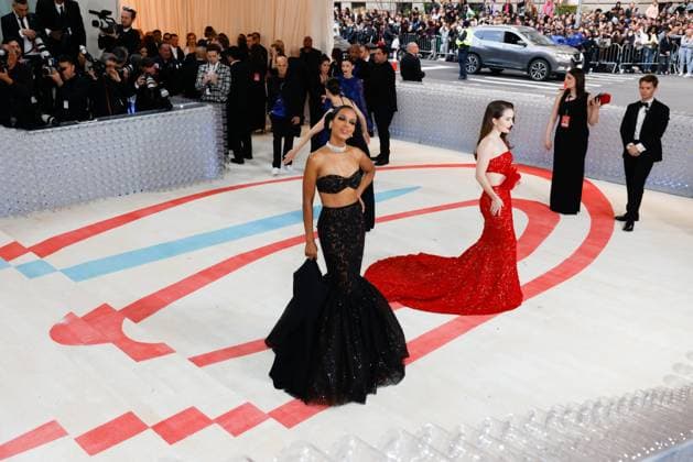 Kerry Washington and Kaitlyn Dever arrives on the red carpet for The Met Gala at The Metropolitan Museum of Art celebrating the opening of Karl Lagerfeld: A Line of Beauty in New York City on Monday, May 1, 2023.  NYP202305011512 JOHNxANGELILLO