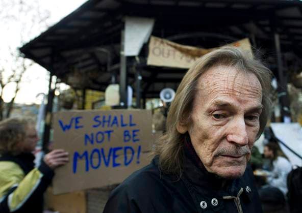 November 15, 2011, Toronto, ON, Canada: Canadian singer Gordon Lightfoot visits the Occupy Toronto site in St. James Park in Toronto on November 15, 2011. Toronto Canada  - ZUMAc35_ 20111115_zaf_c35_159 Copyright: xNathanxDenettex