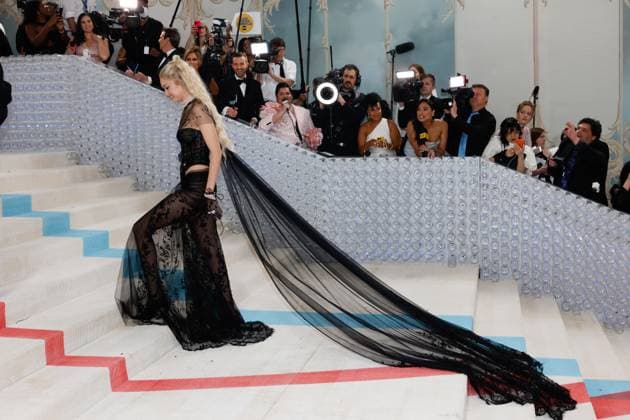 Gigi Hadid arrives on the red carpet for The Met Gala at The Metropolitan Museum of Art celebrating the opening of Karl Lagerfeld: A Line of Beauty in New York City on Monday, May 1, 2023.  NYP20230501302 JOHNxANGELILLO