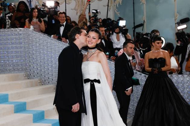 Brooklyn Beckham and Nicola Peltz arrive on the red carpet for The Met Gala at The Metropolitan Museum of Art celebrating the opening of Karl Lagerfeld: A Line of Beauty in New York City on Monday, May 1, 2023.  NYP20230501330 JOHNxANGELILLO