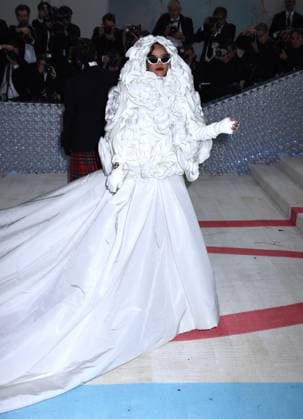 May 2, 2023, New York, New York, USA: Rihanna attends the 2023 Met Gala Celebrating Karl Lagerfeld: A Line of Beauty at Metropolitan Museum of Art in New York. New York USA - ZUMAp281 20230502_zea_p281_003 Copyright: xPhotoxImagexPressx