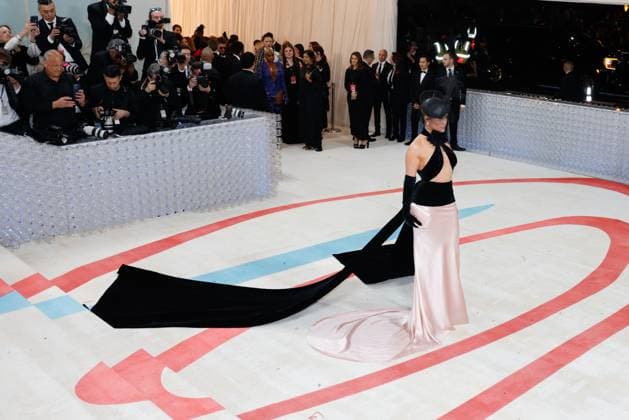 Jennifer Lopez arrives on the red carpet for The Met Gala at The Metropolitan Museum of Art celebrating the opening of Karl Lagerfeld: A Line of Beauty in New York City on Monday, May 1, 2023.  NYP202305015031 JOHNxANGELILLO