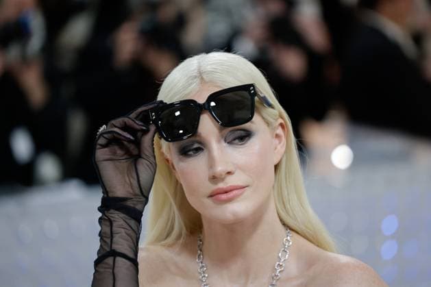 Jessica Chastain arrives on the red carpet for The Met Gala at The Metropolitan Museum of Art celebrating the opening of Karl Lagerfeld: A Line of Beauty in New York City on Monday, May 1, 2023.  NYP202305014003 JOHNxANGELILLO