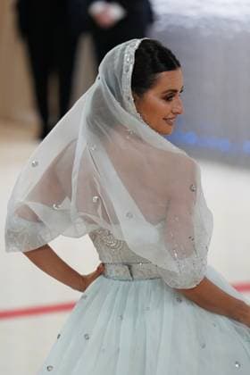 Penelope Cruz, wearing Chanel Couture at arrivals for Karl Lagerfeld: A Line of Beauty - The Costume Institute Met Gala - Part 1, The Metropolitan Museum of Art, New York, NY May 1, 2023. Photo By: Kristin Callahan Everett Collection at arrivals for Karl Lagerfeld: A Line of Beauty - The Costume Institute Met Gala - Part 1, The Metropolitan Museum of Art, New York, NY May 1, 2023. Photo By: Kristin Callahan Everett Collection PUBLICATIONXNOTxINxCANxCHNxFRAxITAxJPNxNORxPOLxRUSxESPxUKxUSA