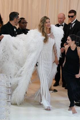 Gisele Bundchen at arrivals for Karl Lagerfeld: A Line of Beauty - The Costume Institute Met Gala - Part 2, The Metropolitan Museum of Art, New York, NY May 1, 2023. Photo By: Kristin Callahan Everett Collection at arrivals for Karl Lagerfeld: A Line of Beauty - The Costume Institute Met Gala - Part 2, The Metropolitan Museum of Art, New York, NY May 1, 2023. Photo By: Kristin Callahan Everett Collection PUBLICATIONXNOTxINxCANxCHNxFRAxITAxJPNxNORxPOLxRUSxESPxUKxUSA