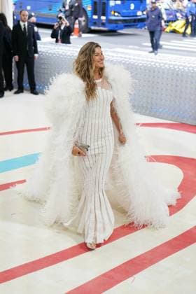 Gisele Bundchen at arrivals for Karl Lagerfeld: A Line of Beauty - The Costume Institute Met Gala - Part 2, The Metropolitan Museum of Art, New York, NY May 1, 2023. Photo By: Kristin Callahan Everett Collection at arrivals for Karl Lagerfeld: A Line of Beauty - The Costume Institute Met Gala - Part 2, The Metropolitan Museum of Art, New York, NY May 1, 2023. Photo By: Kristin Callahan Everett Collection PUBLICATIONXNOTxINxCANxCHNxFRAxITAxJPNxNORxPOLxRUSxESPxUKxUSA