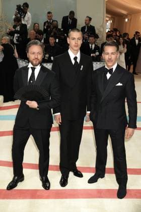 Arrivals for the 2023 Met Gala - Karl Lagerfeld: A Line Of Beauty at the Metropolitan Museum of Art. Featuring: James McAvoy, Harris Dickinson, Simon Holloway Where: New York, New York, United States When: 01 May 2023 Credit: Jennifer Graylock INSTARimages **Jennifer Graylock-Graylock.com** Copyright: xJenniferxGraylock-Graylock.comx 52672138 EDITORIAL USE ONLY. NOT FOR USE BY NEWSPAPERS BASED IN THE UK.