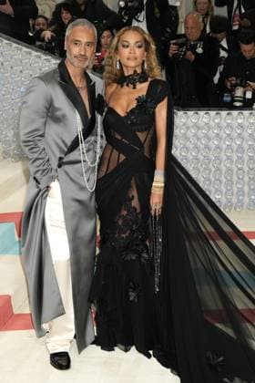 Arrivals for the 2023 Met Gala - Karl Lagerfeld: A Line Of Beauty at the Metropolitan Museum of Art. Featuring: Taika Waititi, Rita Ora Where: New York, New York, United States When: 01 May 2023 Credit: Jennifer Graylock INSTARimages **Jennifer Graylock-Graylock.com** Copyright: xJenniferxGraylock-Graylock.comx 52672155 EDITORIAL USE ONLY. NOT FOR USE BY NEWSPAPERS BASED IN THE UK.