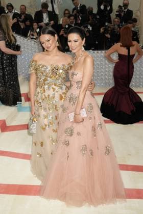 Arrivals for the 2023 Met Gala - Karl Lagerfeld: A Line Of Beauty at the Metropolitan Museum of Art. Featuring: Grace Murdoch, Wendi Murdoch Where: New York, New York, United States When: 01 May 2023 Credit: Jennifer Graylock INSTARimages **Jennifer Graylock-Graylock.com** Copyright: xJenniferxGraylock-Graylock.comx 52672332 EDITORIAL USE ONLY. NOT FOR USE BY NEWSPAPERS BASED IN THE UK.