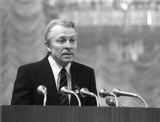 Viktor Afanasyev 416126 16.03.1987 Board Chairman of the Union of Journalists of the USSR, editor-in-chief of Pravda newspaper, Viktor Afanasyev, with final report at the 7th Congress of USSR journalists in the Pillar Hall of the House of Unions. Vladimir Akimov Sputnik Moscow Russia  Copyright: xVladimirxAkimovx