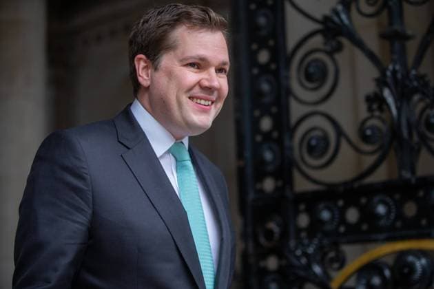 May 2, 2023, London, England, United Kingdom: Minister for Immigration ROBERT JENRICK is seen outside 10 Downing Street as cabinet meet. London United Kingdom - ZUMAs262 20230502_zip_s262_022 Copyright: xTayfunxSalcix