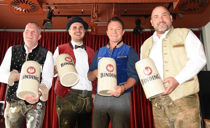 News Themen der Woche KW18 News Bilder des Tages 02.05.2023 Frankfurt am Main, Pressekonferenz zum Frankfurter Oktoberfest 2023 Stefan Mross Trompeter, Sänger und Fernsehmoderator und 2023 der Botschafter für das Frankfurter Oktoberfest Bild zeigt: Kai Mann, Patrick Hausmann, Stefan Mross, Dennis Hausmann,, *** 02 05 2023 Frankfurt am Main, press conference for the Frankfurt Oktoberfest 2023 Stefan Mross trumpeter, singer and TV presenter and 2023 the ambassador for the Frankfurt Oktoberfest Picture shows Kai Mann, Patrick Hausmann, Stefan Mross, Dennis Hausmann,, HP