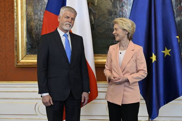 News Themen der Woche KW18 News Bilder des Tages Czech President Petr Pavel, left, meets European Commission President Ursula von der Leyen in Prague, Czech Republic, May 2, 2023. (CTKxPhoto KaterinaxSulova) CTKPhotoP2023050206243  CTKPhotoP2023050206243