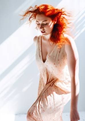 Creative Highlights Symbolbilder Young active plus size woman in the morning. AI Generative Wroc?aw, Lower Silesian Voivodeship, Poland R_PJWUOI230502B3-1178223-01 ,property released