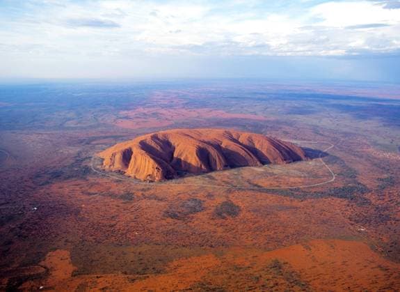  Luftaufnahme von Ayers Rock Northern Territory Australien *** Aerial view from Ayers Rock Northern Territory Australia Copyright: imageBROKER/HideoxKurihara iblrjc09197488.jpg