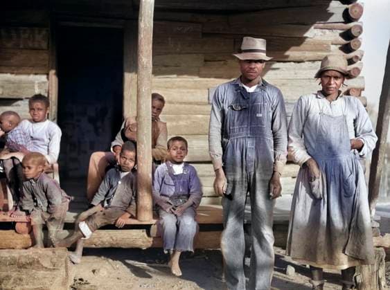 Pettway Family Portrait, Gee s Bend, Alabama, USA, Arthur Rothstein, U.S. Farm Security Administration, April 1937  Copyright: xCircaxImagesx ghi-circa11618