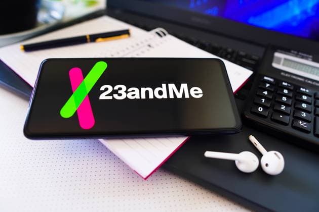 November 26, 2022, Brazil. In this photo illustration, the 23andMe logo is displayed on a smartphone screen. November 26, 2022, Brazil. In this photo illustration, the 23andMe logo is displayed on a smartphone screen Copyright: xZoonar.com rafapressx 19442257