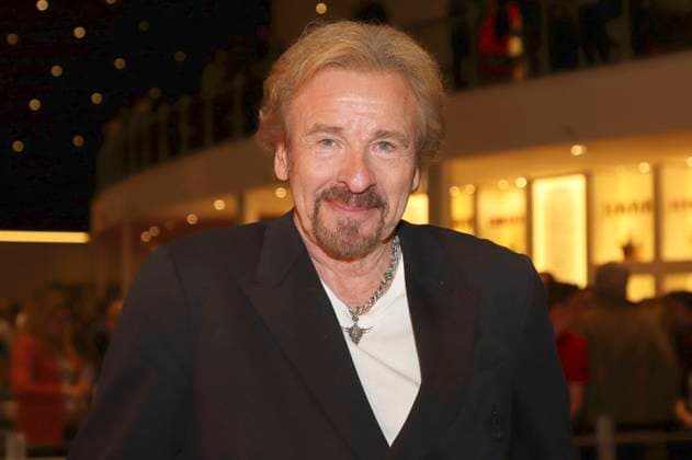 Thomas Gottschalk bei der 15 Millionen-Gäste-Jubiläums-Gala vom Musical Der König der Löwen im Stage Theater im Hafen. Hamburg, 03.05.2023 *** Thomas Gottschalk at the 15 million guests anniversary gala of the musical The Lion King at the Stage Theater im Hafen Hamburg, 03 05 2023 Foto:xgbrcix xFuturexImage