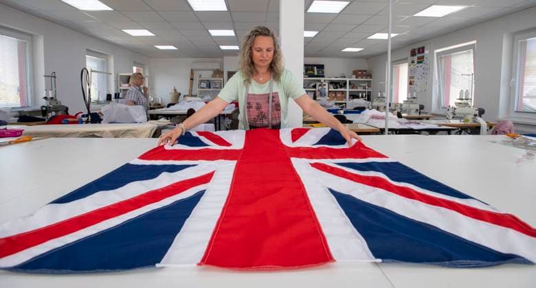 Entertainment Themen der Woche KW18 Entertainment Bilder des Tages Velebny & Fam company produced 800 British flags for the coronation of King Charles III and Queen Camilla in Usti nad Orlici, Czech Republic, May 4, 2023. (CTKxPhoto JosefxVostarek) CTKPhotoP2023050405386  CTKPhotoP2023050405386