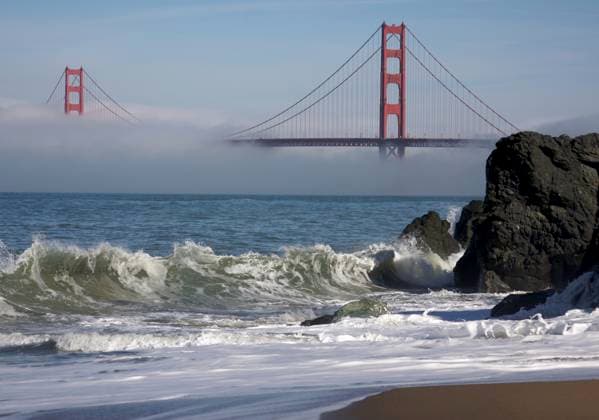 The Golden Gate Bridge in the early morning fog. San Francisco, California, United States. Copyright: xAndyxDeanx xDesignxPicsx , 30793162 Copyright: AndyxDeanx xDesignxPics 30793162