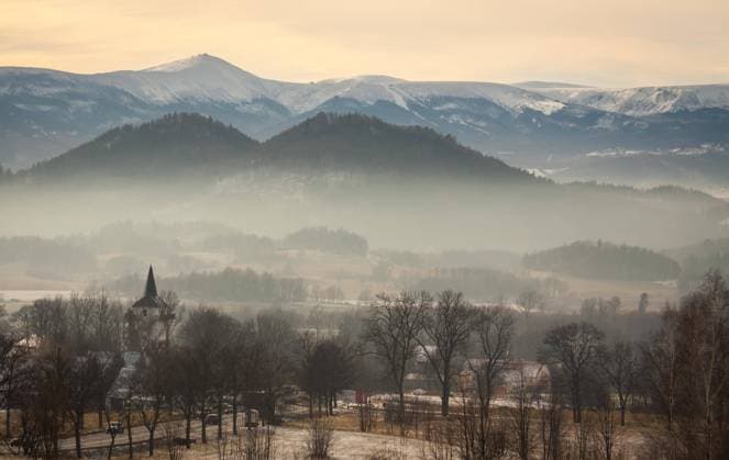  Blick auf das Dorf in den Bergen, karkonosze, polen *** View at the Village in the Bergen, karkonosze, Poland Copyright: imageBROKER/D.S. ibxdsr08723118.jpg