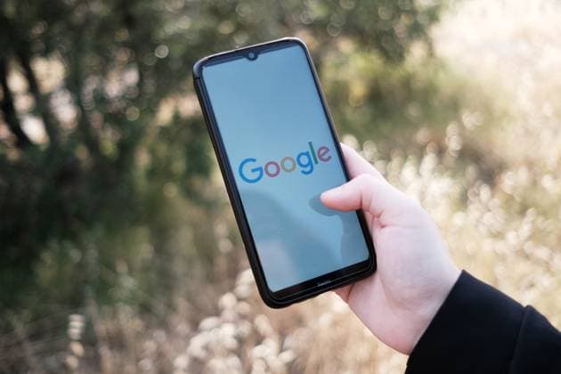 Logo Photo Illustration In this photo illustration a Google logo seen displayed on a smartphone screen in Athens, Greece on May 5, 2023. (Photo illustration by Nikolas Kokovlis NurPhoto) Athens Greece  Copyright: xNikolasxKokovlisx originalFilename: kokovlis-notitle230505_npvLY.jpg