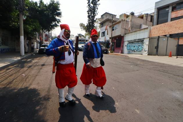 Commemoration of the Battle of Puebla May 05, 2023 in Mexico City, Mexico: Inhabitants of the Penon de los Banos neighborhood, take part during the 93th parade to commemorate the Battle of Puebla on May 5, 1862, it has been declared Intangible Cultural Heritage by the United Nations Educational, Scientific and Cultural Organization (UNESCO). On May 5, 2023 in Mexico City, Mexico. (Photo by Carlos Santiago Eyepix Group) Copyright: xCarlosxSantiagox xEyepixxGroupx CS202305056272