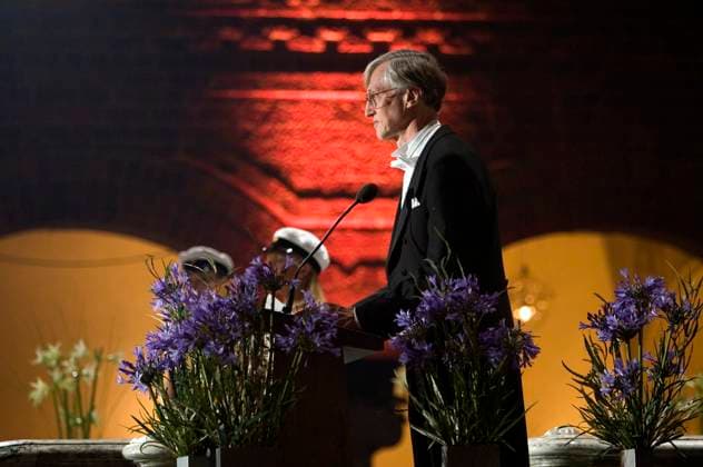 STOCKHOLM 20061210 Nobelpristagaren i fysik John C. Mather haller tal under Nobelbanketten i Stadshuset. STOCKHOLM SVERIGE x10060x *** STOCKHOLM 20061210 Nobel Laureate in Physics John C Mather speaks at the Nobel Banquet in the City Hall STOCKHOLM SWEDEN x10060x  Copyright: xHenrikxMontgomeryx xTTx NOBEL 2006 STADSHUSET