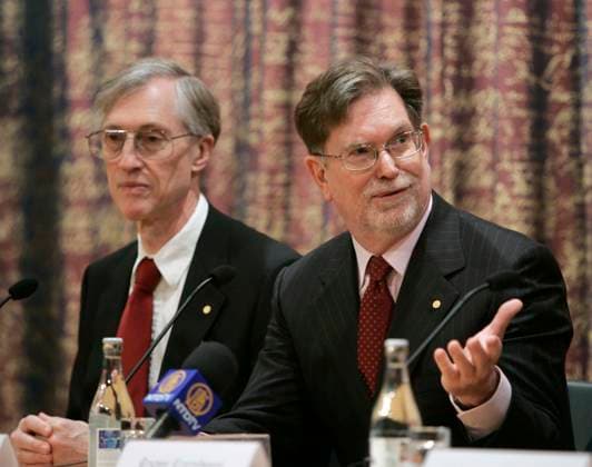 STOCKHOLM 20061207 Nobelpristagarna i fysik John C. Mather och George F. Smoot under en presskonferens pa Vetenskapsakademien. Foto Bertil Ericson SCANPIX kod 10000 STOCKHOLM SVERIGE nobel2006 x10000x *** STOCKHOLM 20061207 Nobel Prize winners in physics John C Mather and George F Smoot during a press conference at the Swedish Academy of Sciences Photo Bertil Ericson SCANPIX code 10000 STOCKHOLM SWEDEN nobel2006 x10000x  Copyright: xBERTILxERICSONx xTTx NOBEL 2006 PRISTAGARE