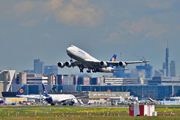 06.05.2023 Flugverkehr in Frankfurt Boeing 747 der Lufthansa beim Start am Frankfurter Flughafen Frankfurt am Main Fraport Hessen Deutschland *** 06 05 2023 Air traffic in Frankfurt Lufthansa Boeing 747 taking off at Frankfurt Airport Fraport Hessen Germany