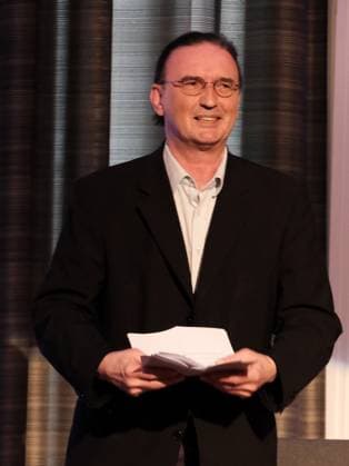 07.05.2023 xkhx Kassel Verleihung Kasseler Literaturpreis für grotesken Humor an Schriftsteller Gerhard Henschel Bild zeigt Preisträger Schriftsteller Gerhard Henschel