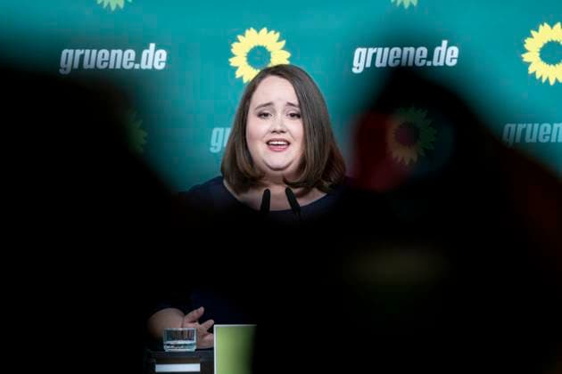 News Themen der Woche KW19 News Bilder des Tages Pressekonferenz mit Ricarda Lang, Bundesvorsitzende von Bündnis90 Die Grünen - PK nach Gremiensitzungen;Pressekonferenz mit Ricarda Lang, Bundesvorsitzende von Bündnis90 Die Grünen - PK nach Gremiensitzungen, Berlin Berlin Deutschland Parteizentrale *** Press conference with Ricarda Lang, Federal Chairwoman of Bündnis90 Die Grünen PK after committee meetings Press conference with Ricarda Lang, Federal Chairwoman of Bündnis90 Die Grünen PK after committee meetings, Berlin Berlin Germany Party Headquarters