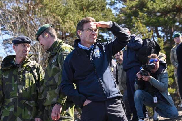 STOCKHOLM 20230508 Statsminister Ulf Kristersson (M) besöker militärövningen Aurora 23 där svenska amfibiesoldater övar anfall med Royal Marines pa Korsö i Stockholms skärgard under mandagen. Stockholm Sverige x10080x *** STOCKHOLM 20230508 Prime Minister Ulf Kristersson M visits the military exercise Aurora 23 where Swedish amphibious soldiers practice attacks with Royal Marines on Korsö in the Stockholm archipelago on Monday Stockholm Sweden x10080x  Copyright: xFredrikxSandberg TTx AURORA 23 KORSÖ TTABB0000000000184500