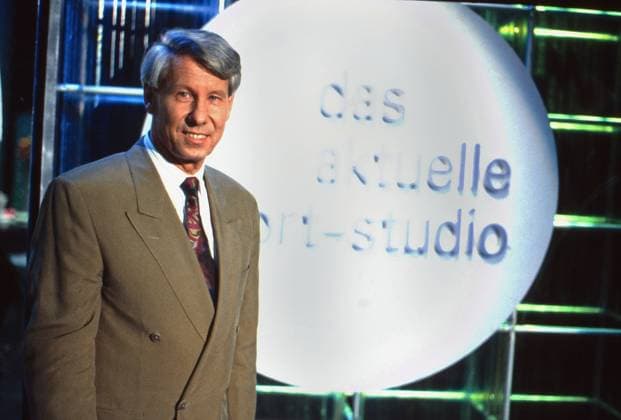 Sportjournalist Karl Senne moderiert Das aktuelle Sportstudio im ZDF, Deutschland um 1990. Copyright: HartwigxValdmanis Nur redaktionelle Nutzung. Editorial usage only. VAL_720000922