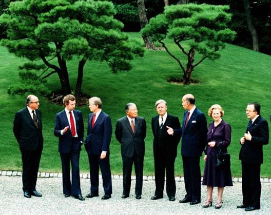 1979 G-7 summit in Tokyo Japanese Prime Minister Masayoshi Ohira (4th from L) plays host to the leaders of the Group of Seven nations in the garden of the State Guest House during a summit in Tokyo in June 1979.  A14AA0001425085P