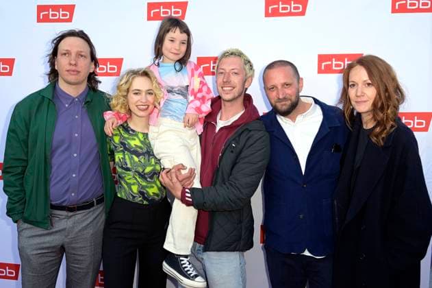 Entertainment Themen der Woche KW19 Entertainment Bilder des Tages Alexander Lindh, Lia von Blarer, Pola Friedrichs, Maximilian Mauff, Jano Ben Chaabane und Laura Bull bei der Premiere der 2. Staffel der Fernsehserie Mapa im Filmtheater am Friedrichshain. Berlin, 09.05.2023 *** Alexander Lindh, Lia von Blarer, Pola Friedrichs, Maximilian Mauff, Jano Ben Chaabane and Laura Bull at the premiere of the 2 season of the TV series Mapa at the Filmtheater am Friedrichshain Berlin, 09 05 2023 Foto:xF.xKernx xFuturexImage