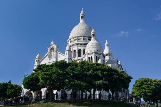 The Sacre Coeur - famous cathedral and popular touristic place in Paris, France Copyright: xPeterxKirillovx xDesignxPicsx , 30927116 Copyright: PeterxKirillovx xDesignxPics 30927116