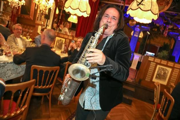 RECORD DATE NOT STATED 09.05.2023, Marchfelderhof Deutsch-Wagram, Verleihung des GOLDENEN SPARGELS, an den 4-Hauben-Koch HUBERT WALLNER im Bild: Andrew Young, -a d Bühne, Verleihung des GOLDENEN SPARGELS