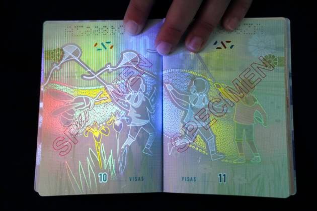 Kanada, Reisepass mit überarbeitetem Design May 10, 2023, Ottawa, ON, CAN: The new Canadian passport is unveiled at an event at the Ottawa International Airport in Ottawa on Wednesday, May 10, 2023. Ottawa CAN  - ZUMAc35_ 20230510_zaf_c35_046 Copyright: xSeanxKilpatrickx