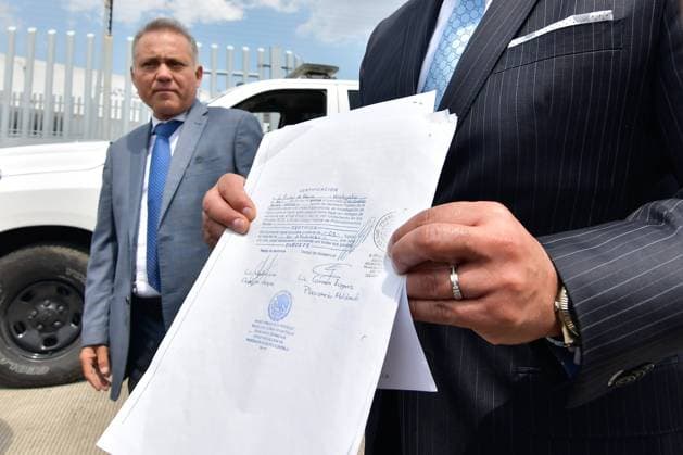 Mexiko, mögliche Freilassung von Hector Luis Palma -Eindrücke vom Hochsicherheitsgefängnis Altiplano May 10, 2023 Almoloya de JuoÂ¡rez , Mexico : Joso Gabriel MartoÂ­nez HernoÂ¡ndez, lawyer for drug trafficker Ho ctor Luis El GoÂ¼ero Palma during a conference with the media outside the Federal Center for Social Readaptation No. 1 El Altiplano . on May 10, 2023 in Almoloya de JuoÂ¡rez, Mo xico. Almoloya de Juarez Mexico - ZUMAe321 20230511_zia_e321_013 Copyright: xArturoxHernandezx
