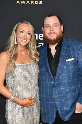 May 11, 2023, Frisco, TX, USA: Nicole Hocking, Luke Combs attend the 58th Academy Of Country Music Awards at The Ford Center at The Star on May 11, 2023 in Frisco, Texas. Frisco USA - ZUMAs181 20230511_zea_s181_285 Copyright: xCaseyxFlaniganx