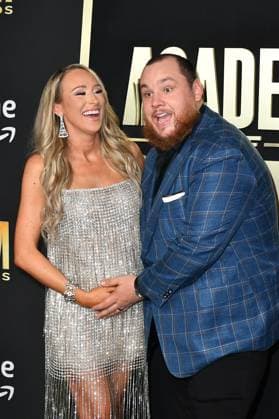 May 11, 2023, Frisco, TX, USA: Nicole Hocking, Luke Combs attend the 58th Academy Of Country Music Awards at The Ford Center at The Star on May 11, 2023 in Frisco, Texas. Frisco USA - ZUMAs181 20230511_zea_s181_287 Copyright: xCaseyxFlaniganx