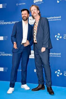Felix Falk und Uke Bosse bei der Verleihung des Deutschen Computerspielpreises 2023 im Spindler & Klatt. Berlin, 11.05.2023