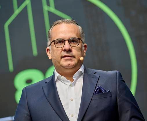 80 Sekunden: Neues Bauen - Timo Kirstein, GF der Stark Deutschland GmbH EUR, Europa, Deutschland, Berlin, 12.05.2023: Keynote Timo Kirstein, Vorsitzender des Vorstands Deutschland baut! e.V. Unter dem Motto: Alle 80 Sekunden müsste eine Wohnung gebaut werden, um das Ziel 400.000 neue Wohnungen im Jahr zu erreichen. Das Baustellengespräch 80 Sekunden - Neues Bauen vermittelt Kontakte zwischen Politik, Wirtschaft, Investoren sowie der Wissenschaft.