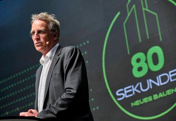 80 Sekunden: Neues Bauen- Keynote Stefan Wenzel, BMWK EUR, Europa, Deutschland, Berlin, 12.05.2023: Unter dem Motto: Alle 80 Sekunden müsste eine Wohnung gebaut werden, um das Ziel 400.000 neue Wohnungen im Jahr zu erreichen. Das Baustellengespräch 80 Sekunden - Neues Bauen vermittelt Kontakte zwischen Politik, Wirtschaft, Investoren sowie der Wissenschaft.