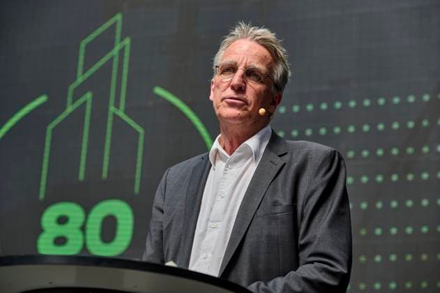 80 Sekunden: Neues Bauen- Keynote Stefan Wenzel, BMWK EUR, Europa, Deutschland, Berlin, 12.05.2023: Unter dem Motto: Alle 80 Sekunden müsste eine Wohnung gebaut werden, um das Ziel 400.000 neue Wohnungen im Jahr zu erreichen. Das Baustellengespräch 80 Sekunden - Neues Bauen vermittelt Kontakte zwischen Politik, Wirtschaft, Investoren sowie der Wissenschaft.