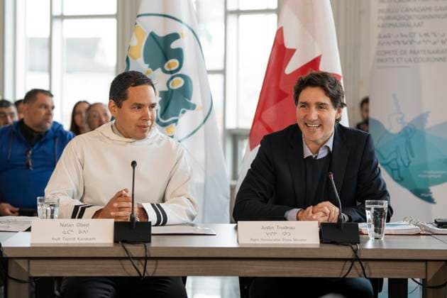 News Bilder des Tages May 12, 2023, Nain, NL, Canada: Prime Minister Justin Trudeau, right, and Natan Obed, president of the Inuit Tapiriit Kanatami, make opening remarks during a meeting of the Inuit-Crown Partnership Committee (ICPC) at the Illusuak Cultural Centre in Nain, N.L. on Friday, May 12, 2023. Nain Canada  - ZUMAc35_ 20230512_zaf_c35_003 Copyright: xDarrenxCalabresex